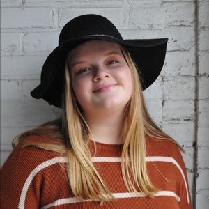 Meet your Posher, Julia